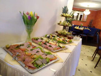 Konditorei Cafe Mirwald-Bad Nauheim/ Frühstück Buffet für Feste und Familienfeiern, Aufschnittplatten Obst