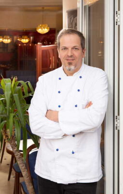 Konditorei Cafe Mirwald-Bad Nauheim/Bernd Steinhilber Konditormeister Konditorei Cafe Mirwald-Bad Nauheim/Bernd Steinhilber Konditormeister